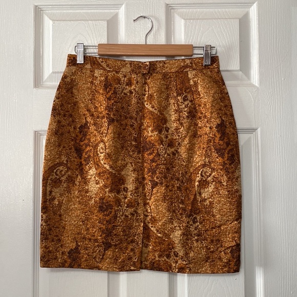 ESCADA Couture Silk Metallic Gold Paisley Mini Skirt - Picture 6 of 9
